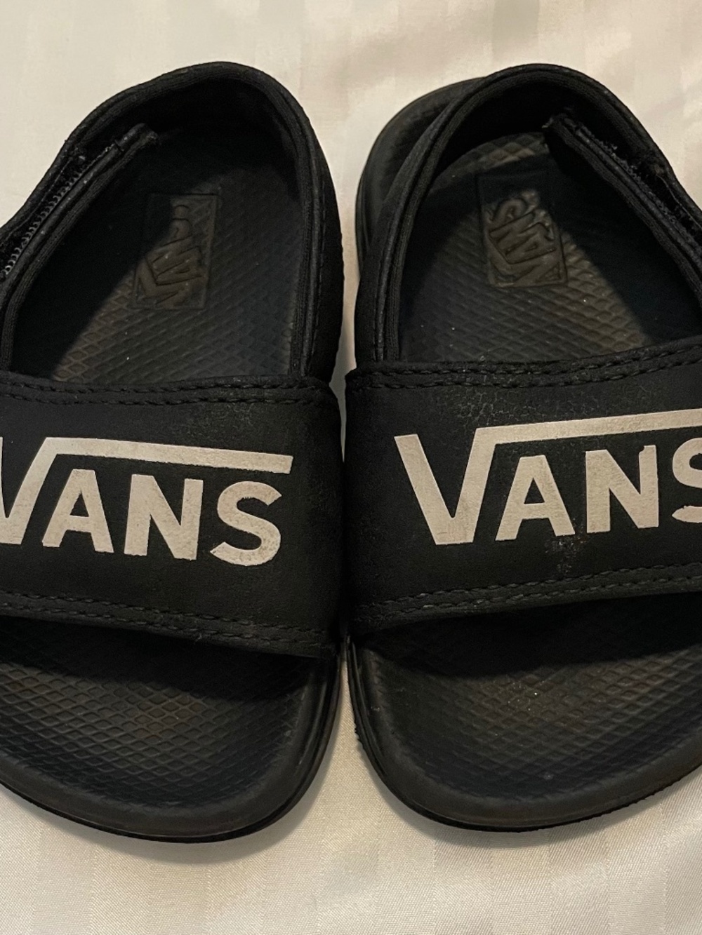 Black toddler sandals